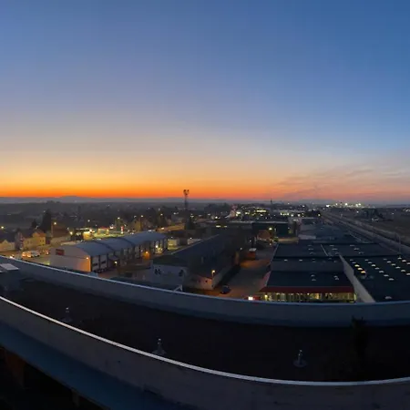 100 Qm Penthouse, Self-check-in, 2 Parkplaetze Appartamento Graz