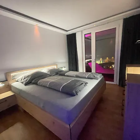 Appartamento 100 Qm Penthouse, Self-check-in, 2 Parkplaetze