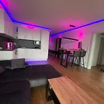 100 Qm Penthouse, Self-check-in, 2 Parkplätze *