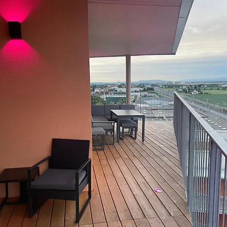 100 Qm Penthouse, Self-check-in, 2 Parkplaetze Apartman Graz