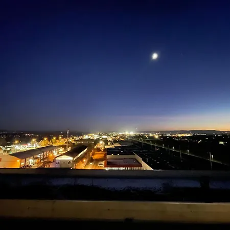 100 Qm Penthouse, Self-check-in, 2 Parkplaetze Apartman *