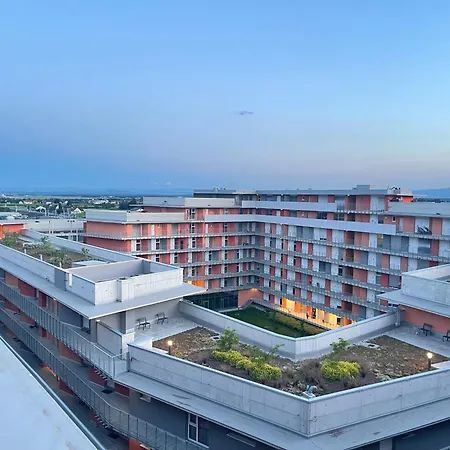 100 Qm Penthouse, Self-check-in, 2 Parkplaetze Apartman