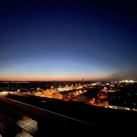 100 Qm Penthouse, Self-check-in, 2 Parkplaetze *