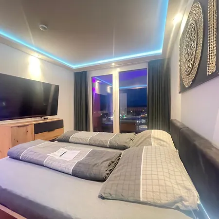 דירה 100 Qm Penthouse, Self-check-in, 2 Parkplaetze *