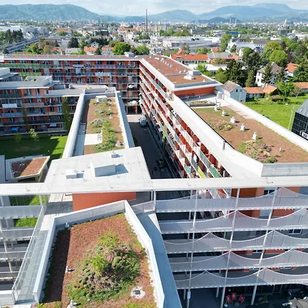 100 Qm Penthouse, Self-check-in, 2 Parkplaetze Apartman *