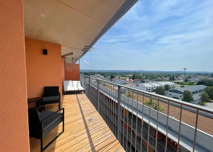 100 Qm Penthouse, Self-check-in, 2 Parkplaetze Apartamento Graz