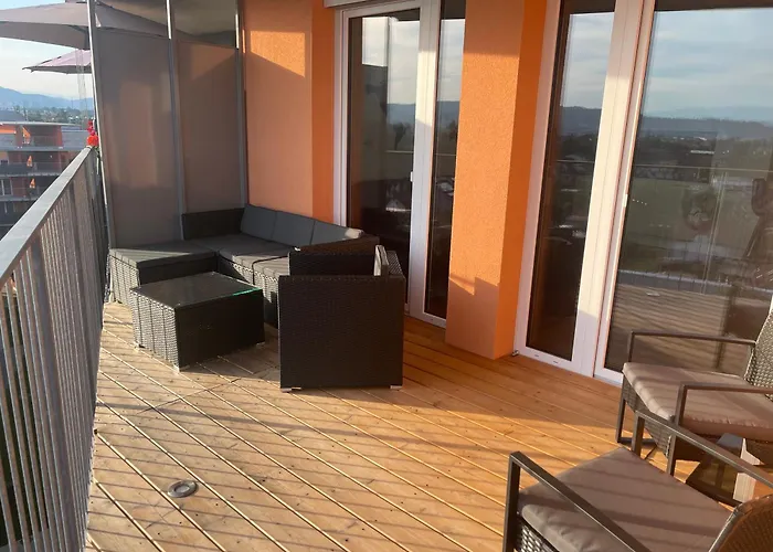 100 Qm Penthouse, Self-check-in, 2 Parkplaetze شقة غراتس