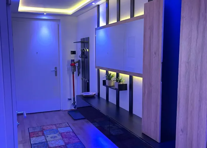 Appartement 100 Qm Penthouse, Self-check-in, 2 Parkplaetze *