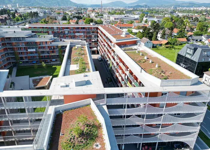 100 Qm Penthouse, Self-check-in, 2 Parkplaetze Appartement *